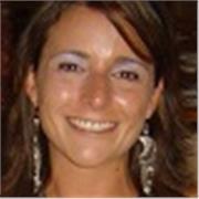 Nativa. Examinadora de varios titulaciones con 28 años de experiencia.